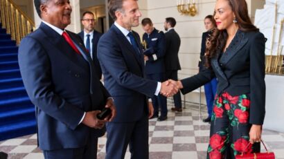 Denis Sassou N’Guesso and Françoise Joly welcomed by French President Emmanuel Macron at the Élysée Palace before attending the International Space Summit in Paris.